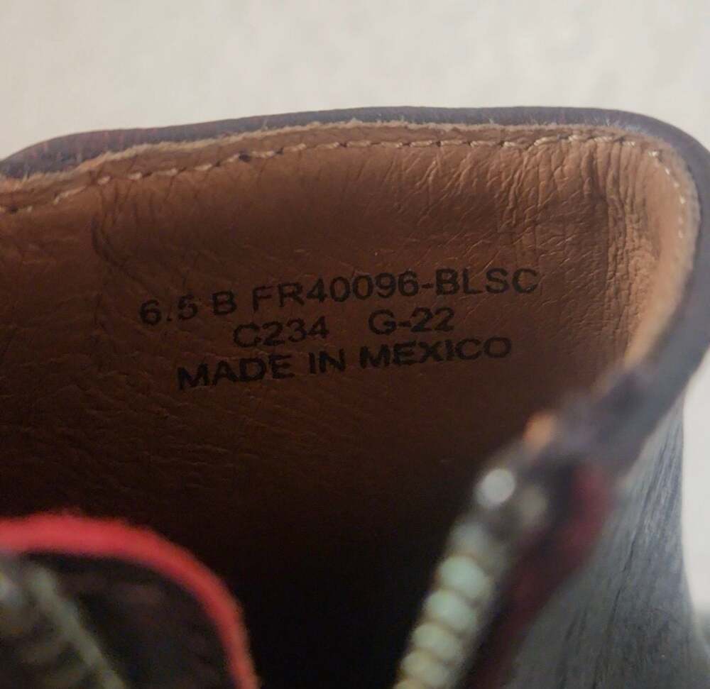 Frye Women's Carson Piping Bootie Black/ Scarlet/ SIZE: 6.5 - Picture 10 of 11